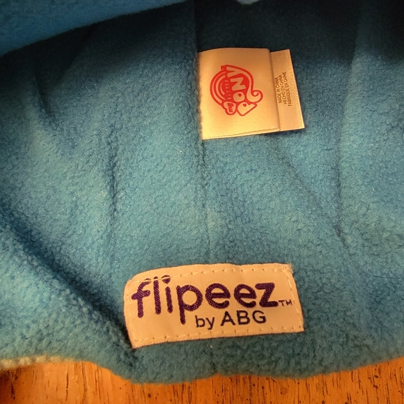 Flipeez My Little Pony Rainbow Dash Toboggan Hat Beanie - Picture 2 of 4